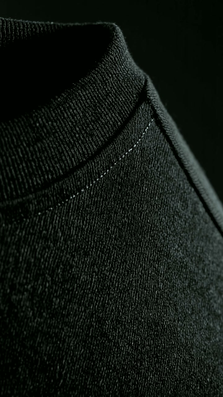 Ribbed crew collar with a clean stitch line